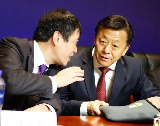 活动余行自拍